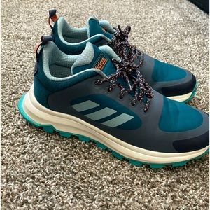 ADIDAS hiking tennis shoes !